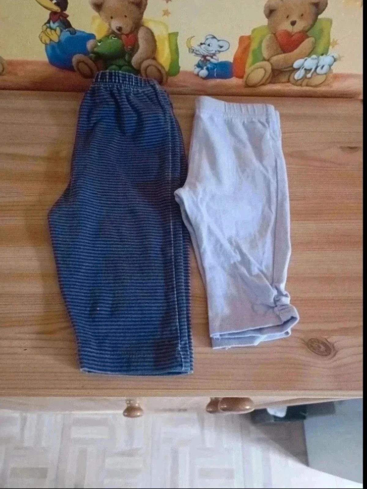 Lot de 2 leggings marque inconnue taille 9 mois